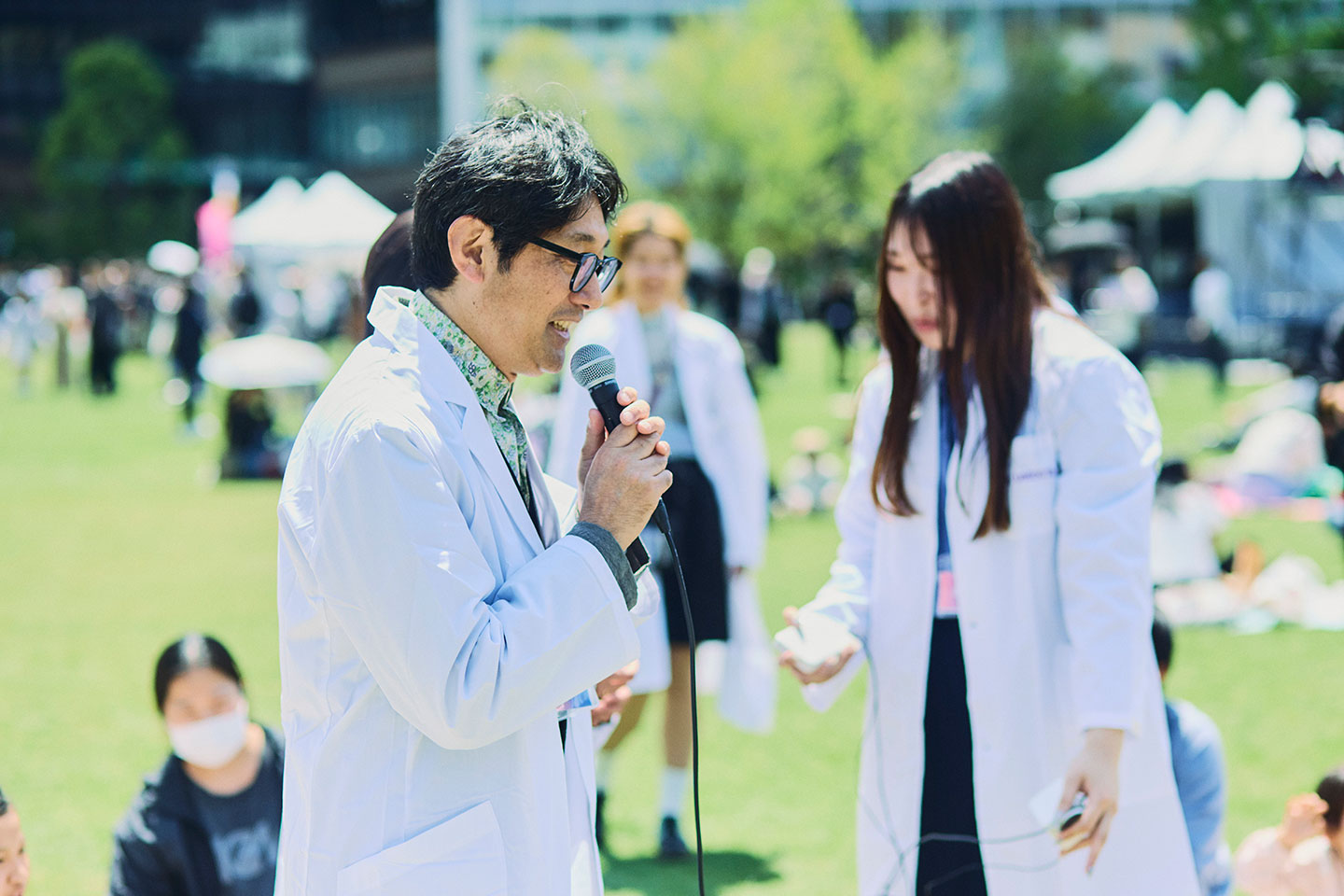 安藤教授とアートサイエンス学科の学生も参加。