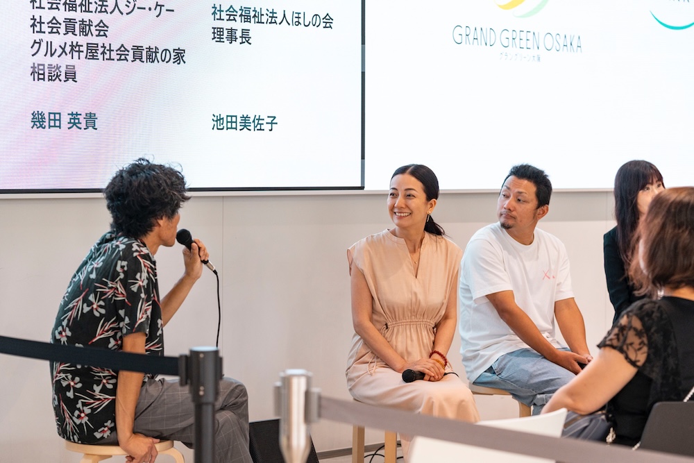 クロストークでは、介護の現場からのリアルな声や、映画を通じて感じたことなどの意見が交わされた。