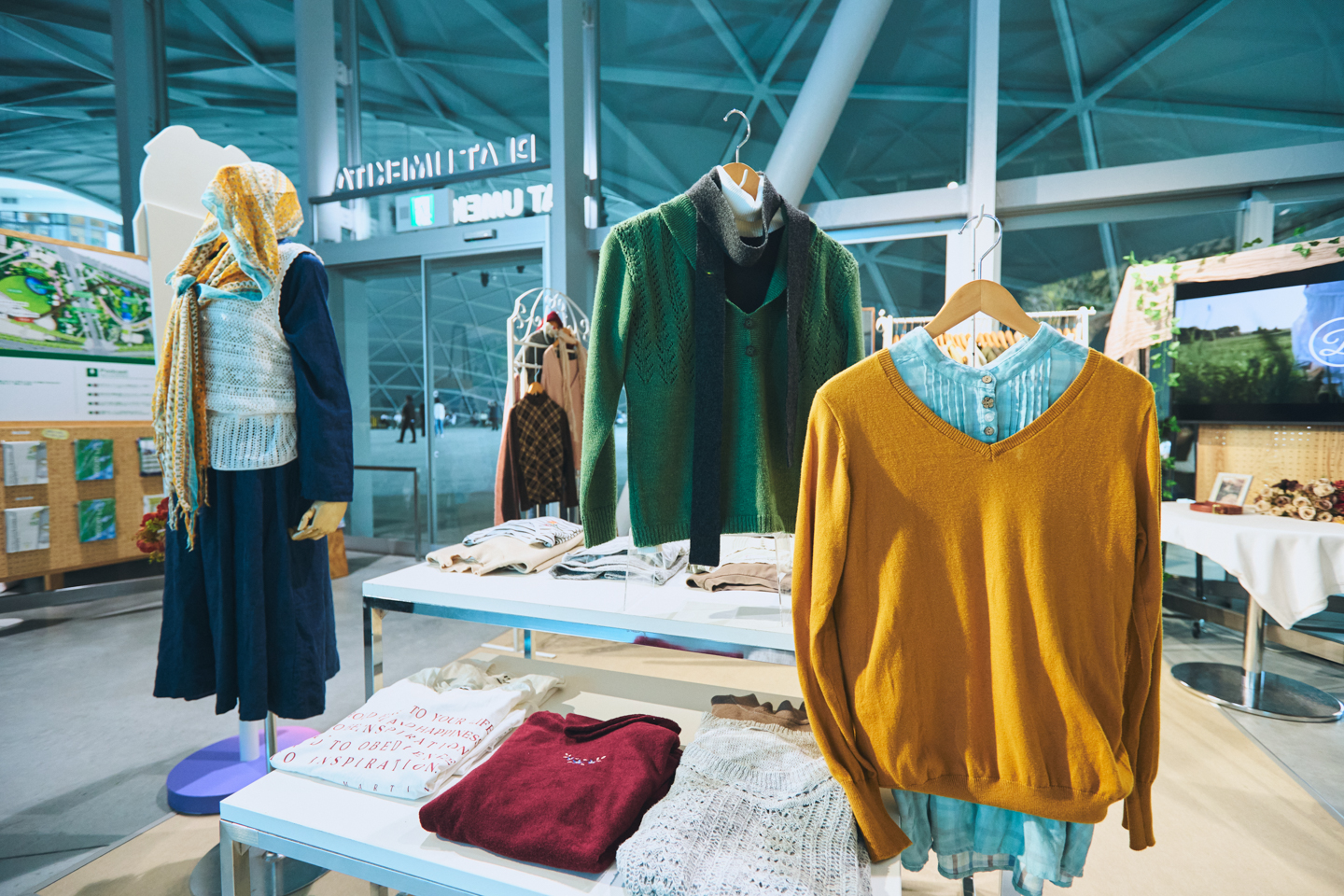 今回は単品販売ではなく3点1,000円の「ワンコーデ販売」を採用。ファッションのエキスパートがコーディネートを提案し、古着に新たな価値を与えるという試みだ。