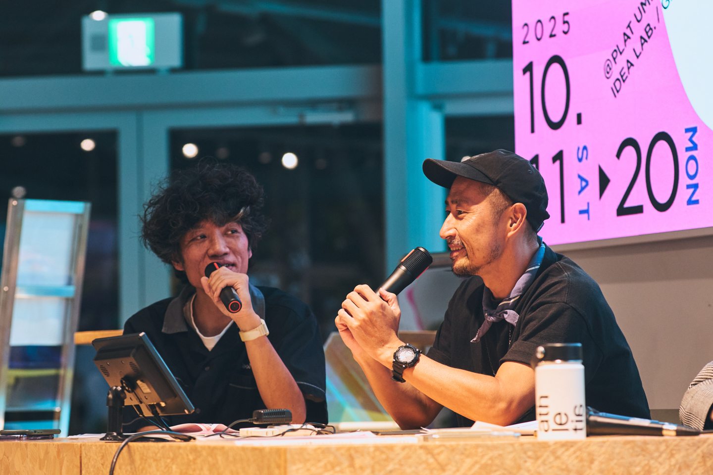 率直かつ熱い言葉で学生たちに語りかける岩崎氏。