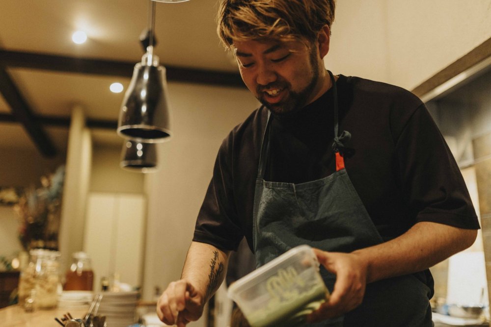 レストラン『isai（イサイ）』のシェフ　三上 泰志（みかみ ひろし）氏