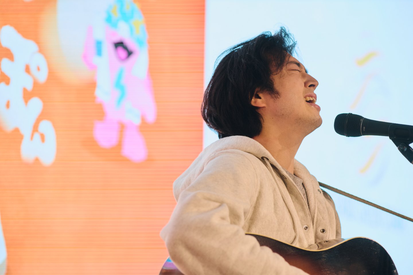 聴く者の体温をぐっと上昇させるような、1時間のライブ。終演後も、しばらく場内は心地よい火照りと音の余韻に包まれていた